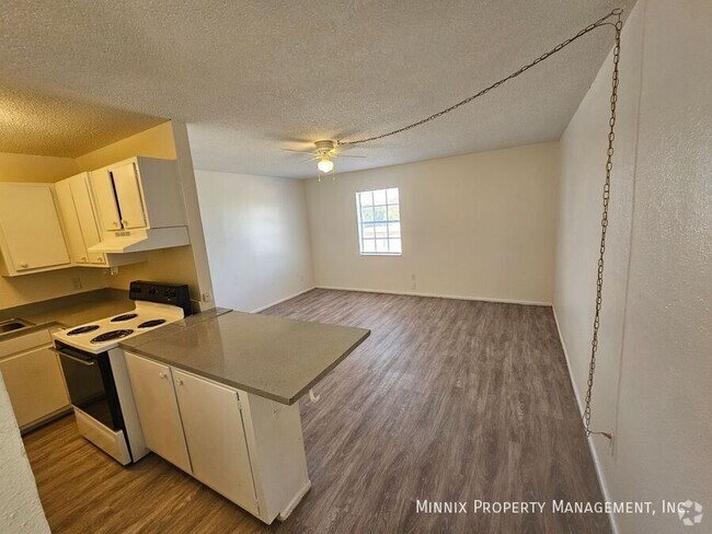 Building Photo - Plainview Apartments 1 Bedroom 1 Bath - Ca... Unit 5