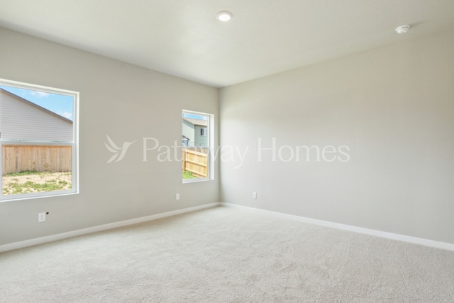 Photo - 963 Cascade Falls St