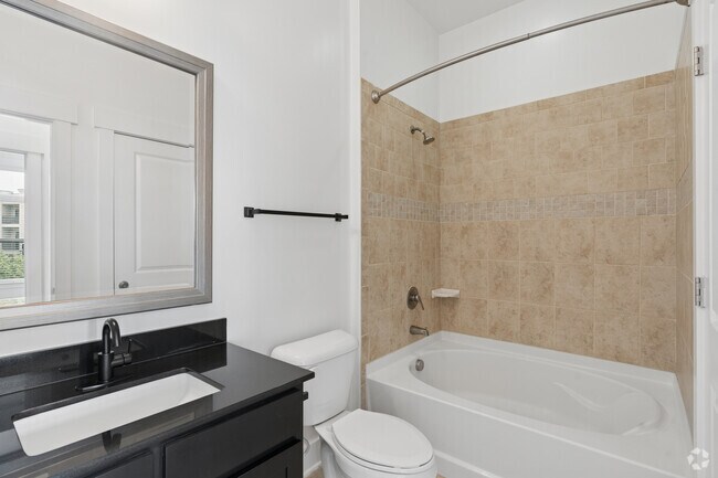 1BD,1BA - 811SF - Bathroom - Lofts at Weston Lakeside