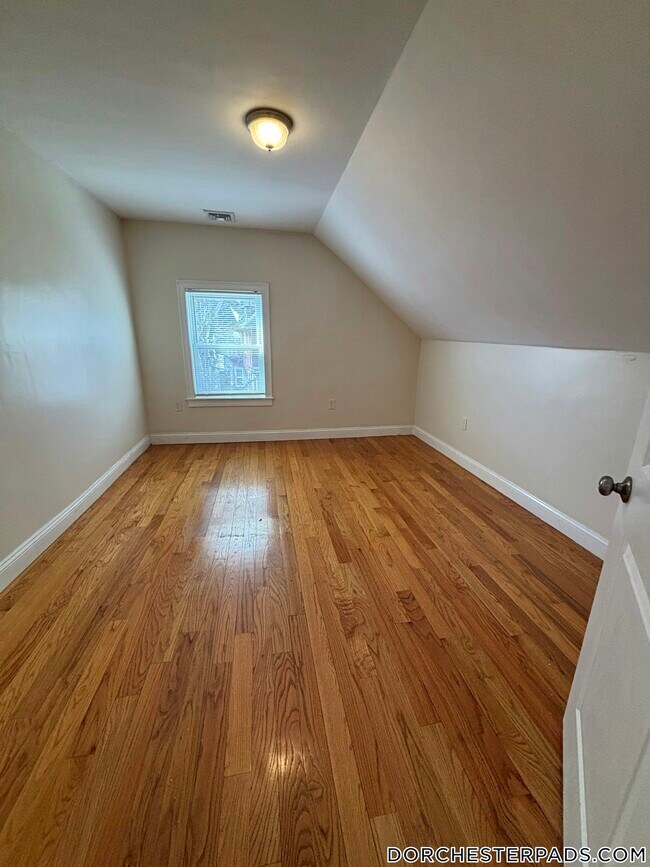 Photo - 9 Nottingham St Unit 1