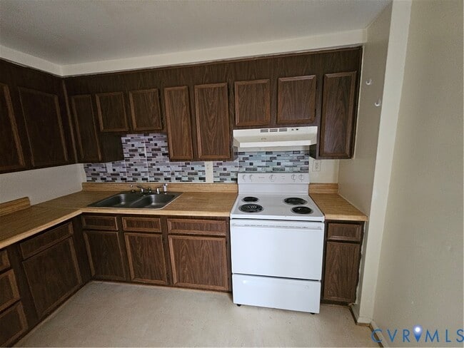 Photo - 1800 Mountain Pine Blvd