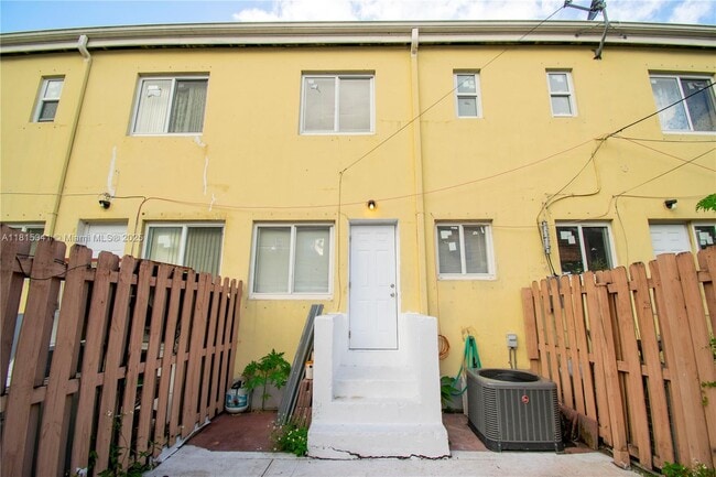 Photo - 8319 NW 5th Ave Unit 8319
