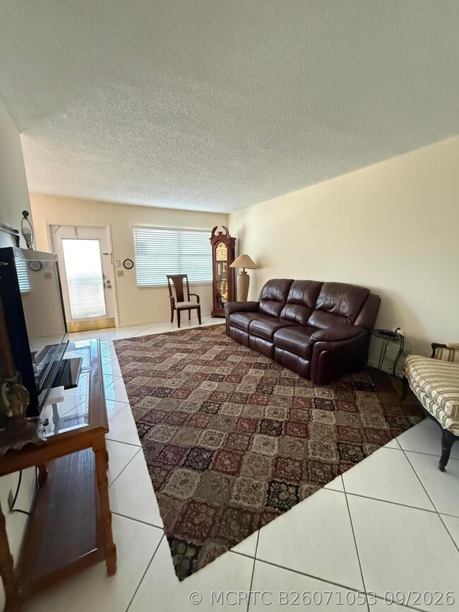 Building Photo - 3018 Wolverton E Unit 3018