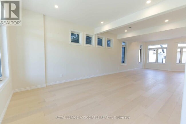 Photo - 84 Riverstone Wy