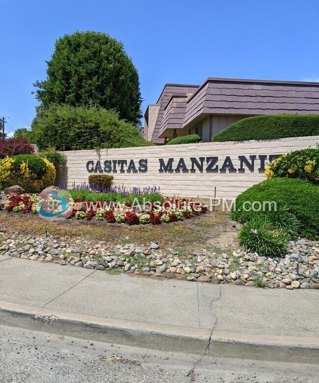 Amazing 2 Bed, 2 Bath Townhome in the High... - Amazing 2 Bed, 2 Bath Townhome in the High...