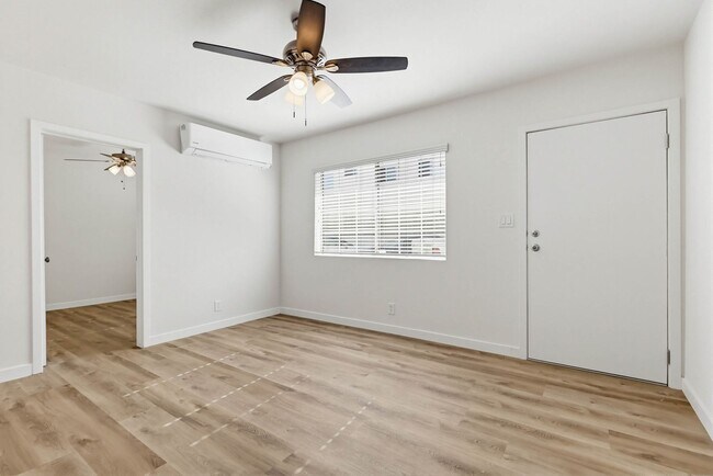 2431 S Ridgeley Dr Unit 02