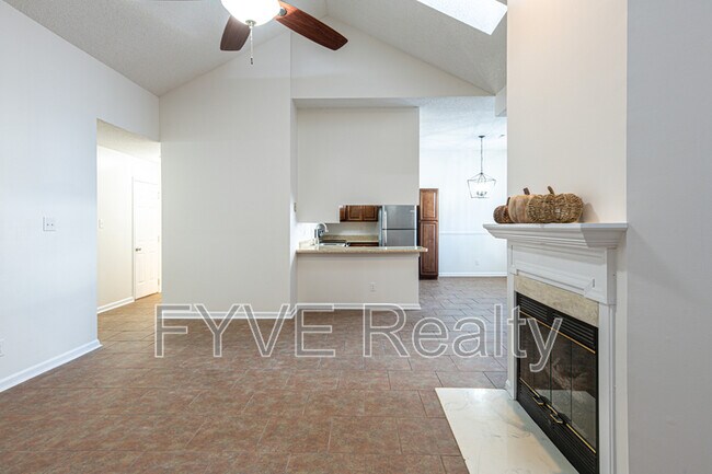 Photo - 8434 Norway St