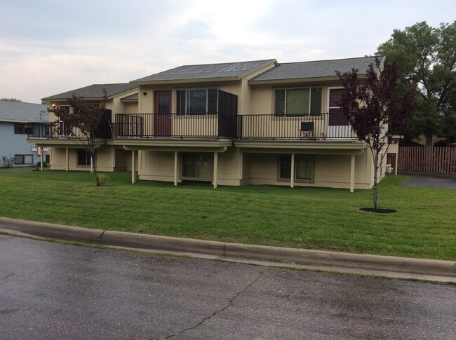 Building Photo - 806 Spartan Dr Unit C