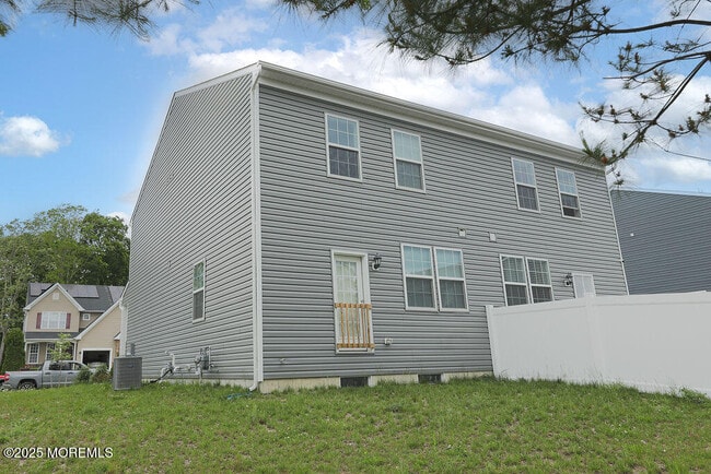 Photo - 1214 Peterson Way