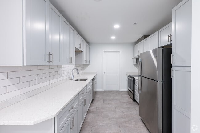 2BR, 1BA - 1,088SF - Kitchen