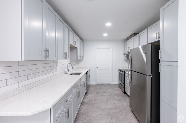 2BR, 1BA - 1,088SF - Kitchen - 100 Wall St