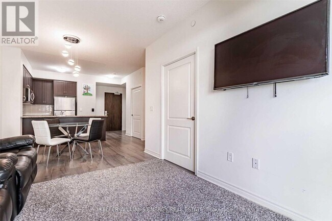 Photo - 349 Rathburn Rd W Unité 710