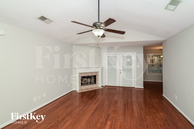 Photo - 334 St Charles Way