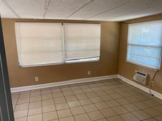 Photo - 2/1 available now