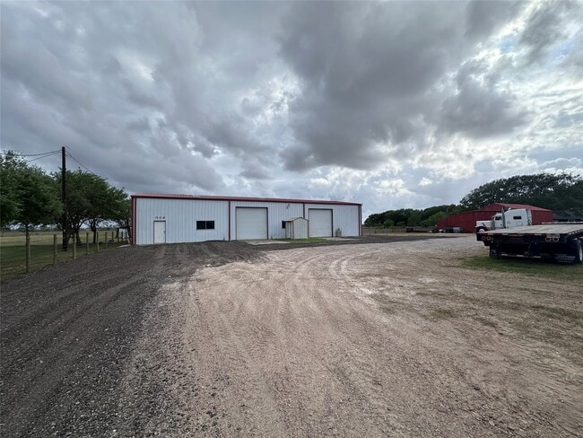 Photo - 1204 Co Rd 408