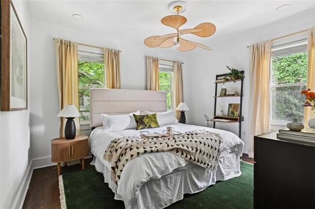 Photo - 1351 Oxford Rd NE Unit 3