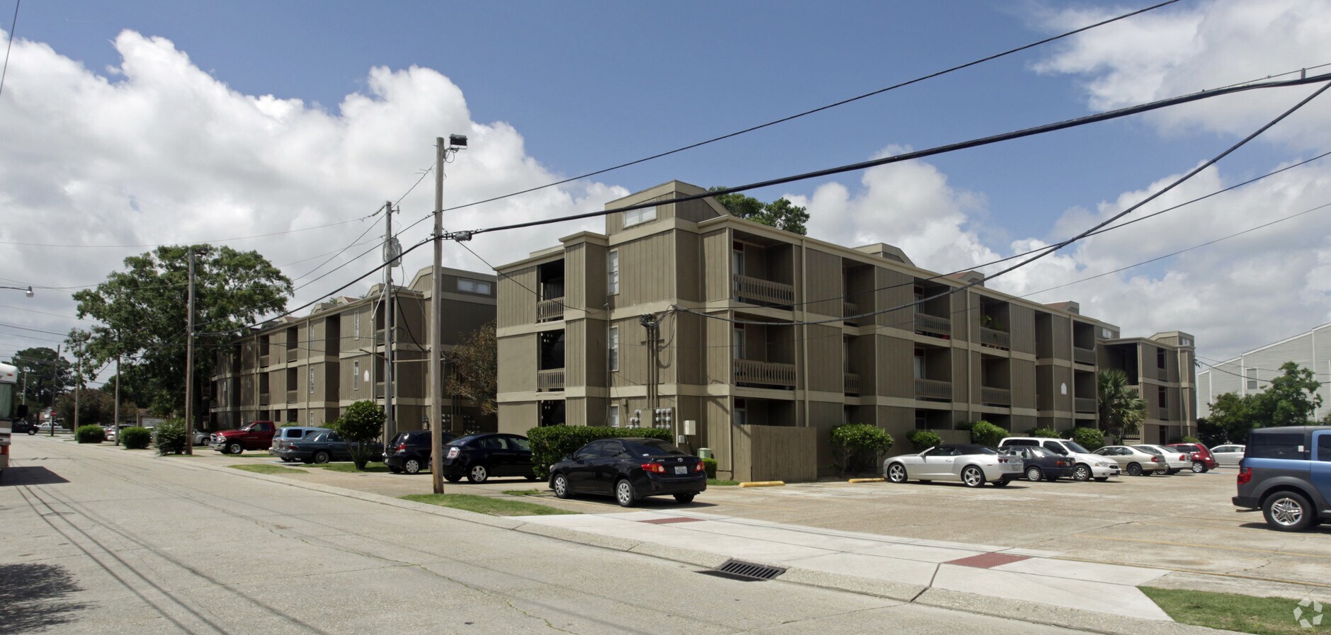 Cascades Apartments - Cascades Apartments