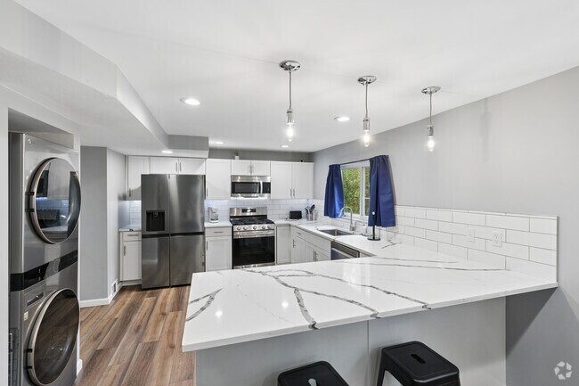 2BR, 1BA - 800SF - Kitchen