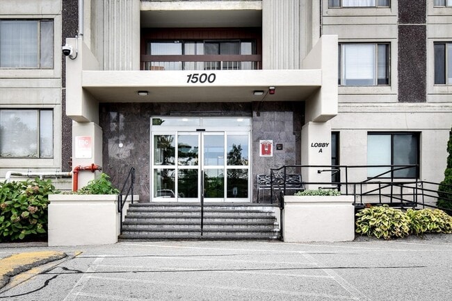 Building Photo - 1500 Worcester Rd Unit 730