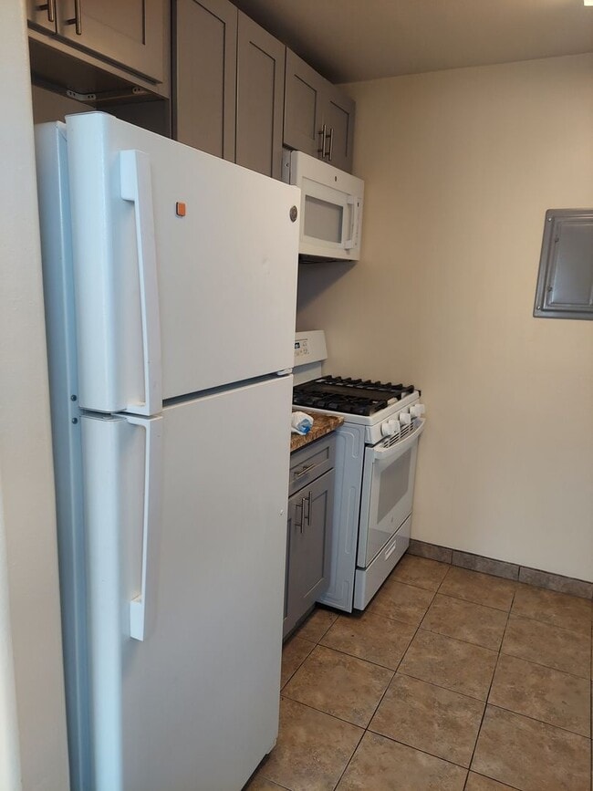 Photo - 149 W 47th Pl Unit 151 1/2