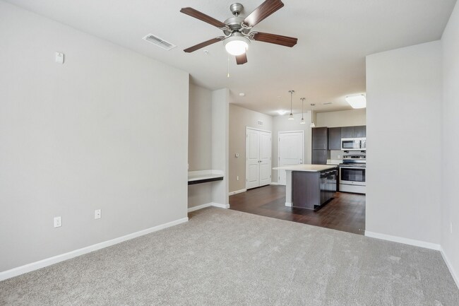 56-web-or-mls-100 Myrtle St - Unit 420 - 004.jpg