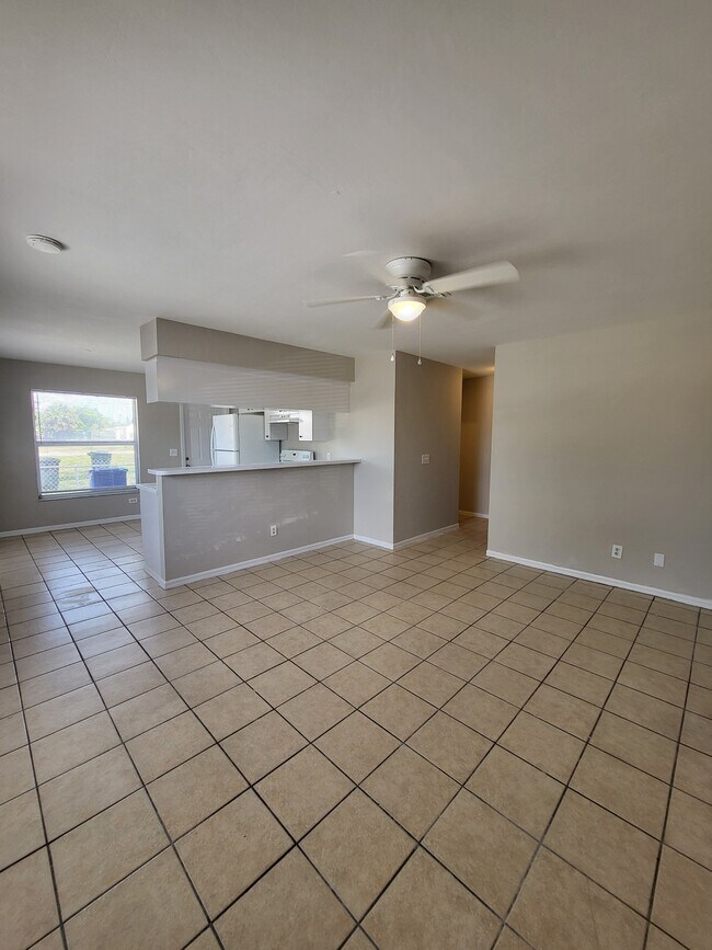 Photo - 2145 Pauldo St