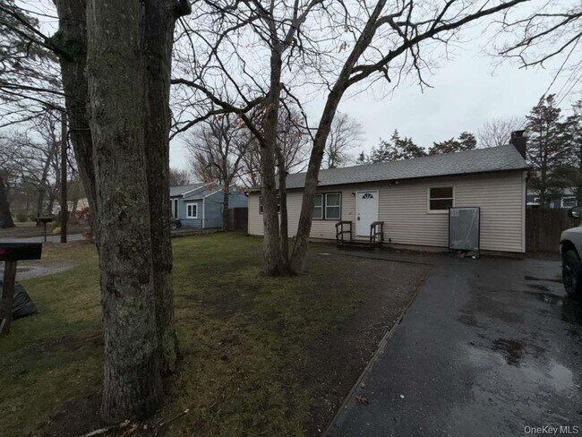 Photo - 27 Panamoka Trail