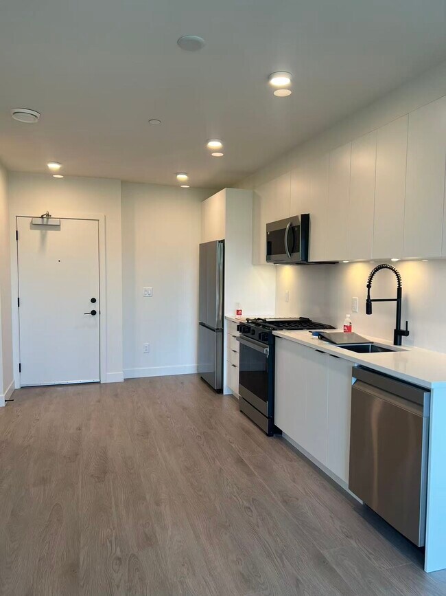 Photo - 13238 105 Av Unit 606