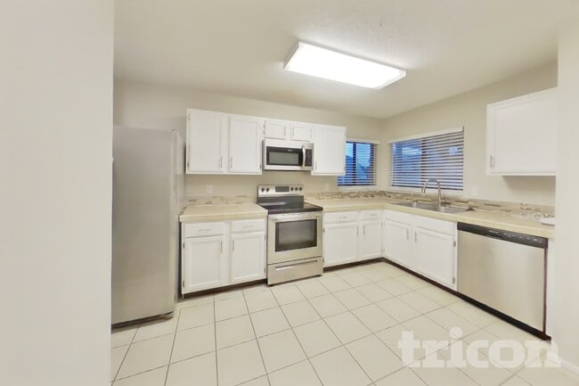 Photo - 419 E Springtree Way