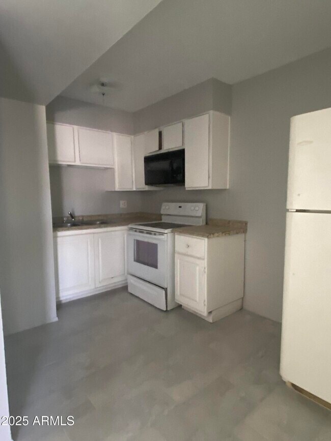 Photo - 2235 N 28th St Unit 2