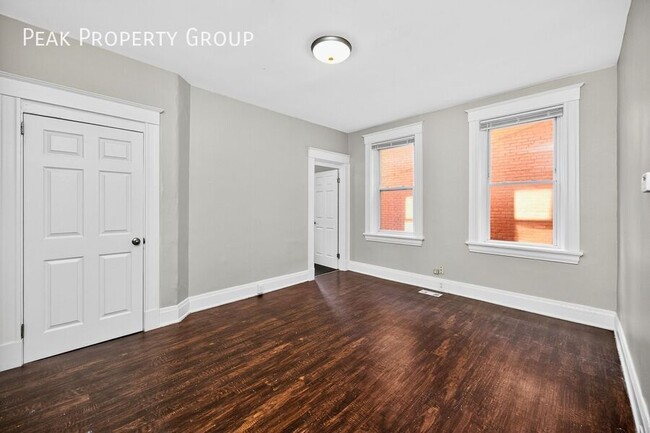 Photo - 2359 Stratford Ave