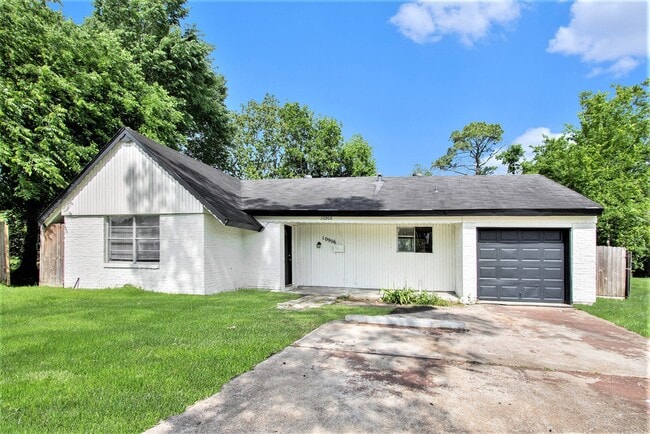 10906 Panay Dr