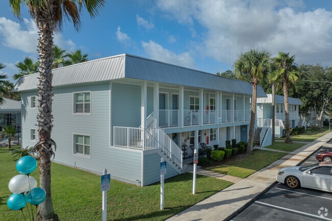 Photo - Surf A1A Apartments
