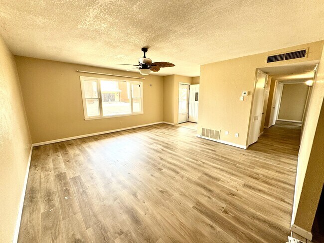 Photo - 3305 Thomas Ave