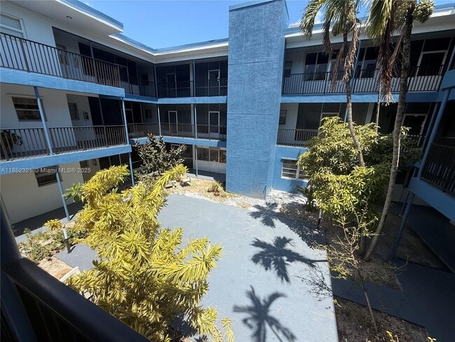 Photo - 1943 Monroe St Unidad 309A
