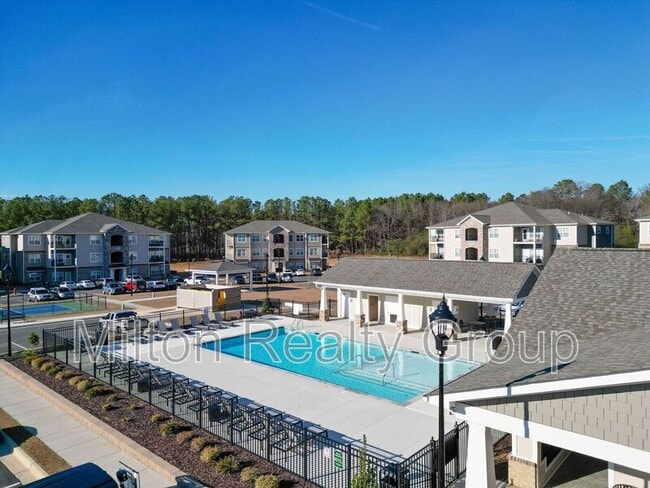 Building Photo - 250 Grove Cir Unit APT. 102