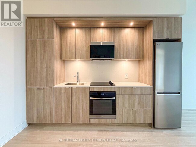 Photo - 60 Central Park Roadway Unité 1110