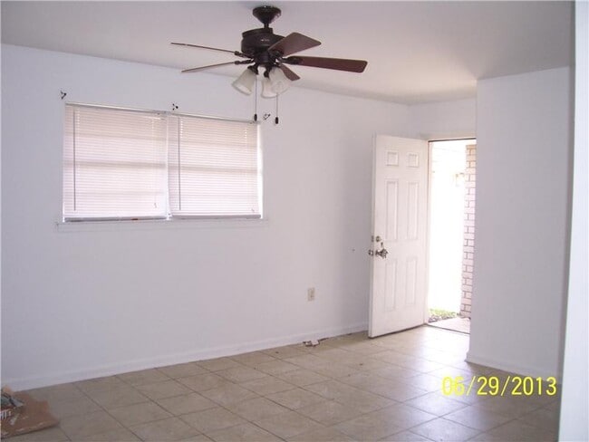 Photo - 406 Dubarry St