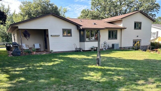 Photo - 50% off First Month's Rent! - Amazing 3BR/...