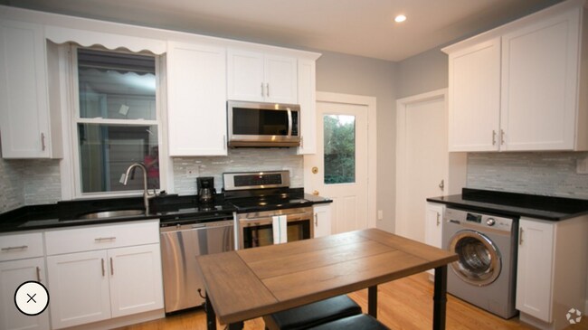 Building Photo - 7 Story St Unit 2 Rental