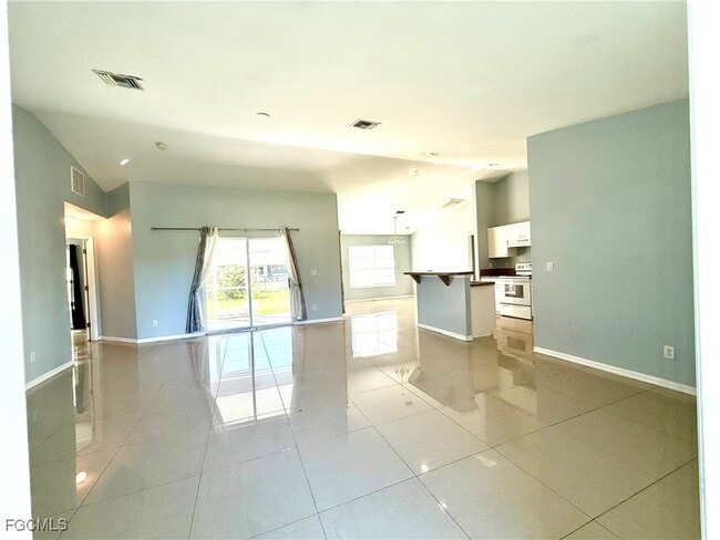 Photo - 2911 40th St SW