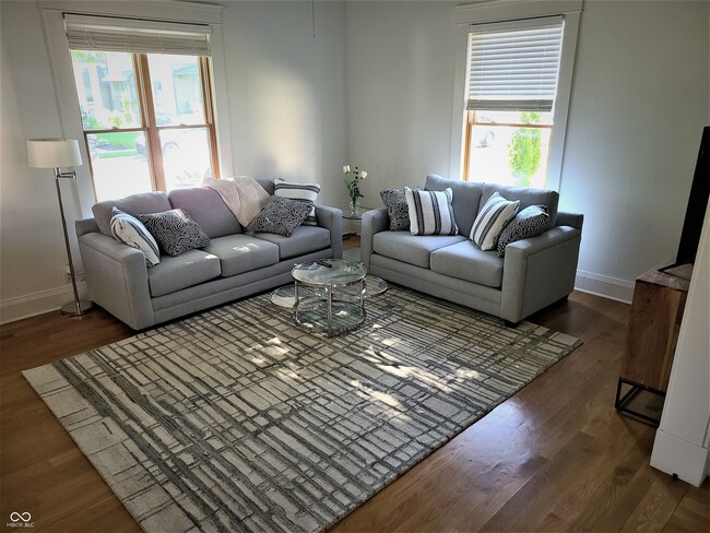 Photo - 131 1st Ave NW