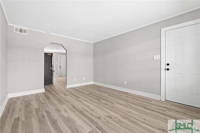 Building Photo - 503 W 42nd St Unit B Rental