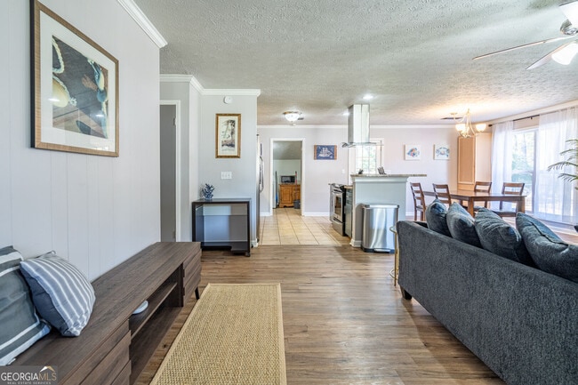 Photo - 4375 Park St