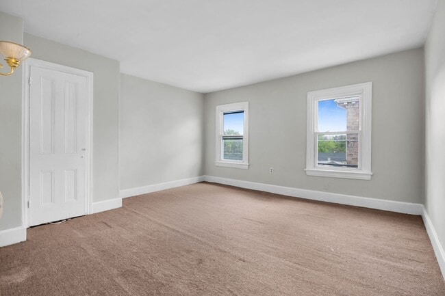 Photo - 276 W St Joseph St