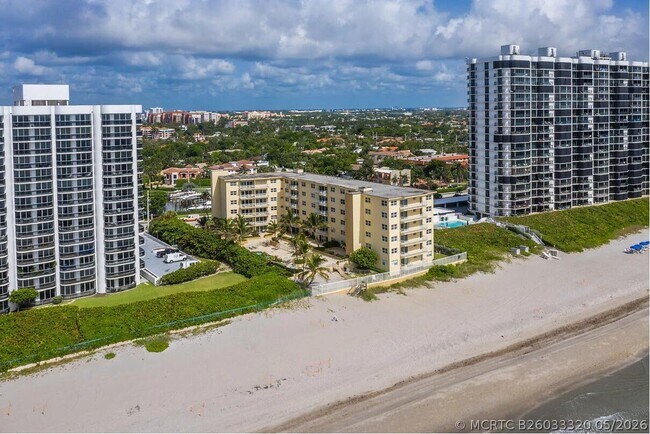 Building Photo - 310 S Ocean Blvd Unit 305