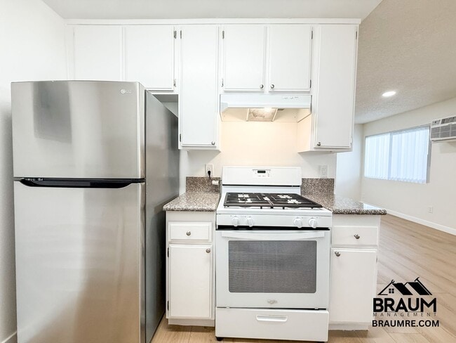 Photo - 6612 Sylmar Ave Unidad 103