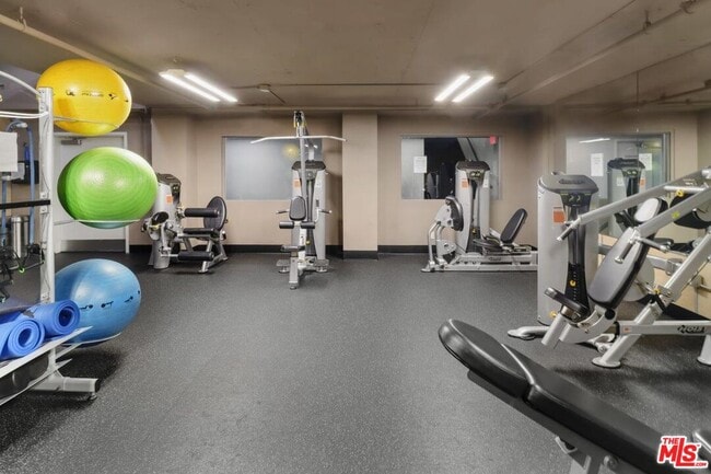 Photo - 10982 Roebling Ave Unit 502