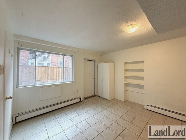 Photo - 198 Dunn Ave Unité 203