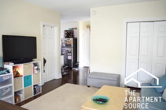 Photo - 3823 N Greenview Ave Unit 3W